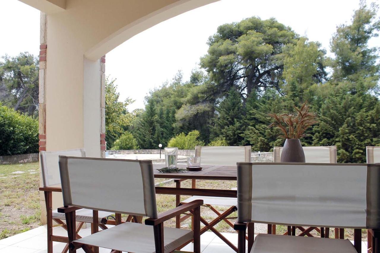 4 Bedroom Villa With Pool And Garden Néa Fókaia Eksteriør bilde